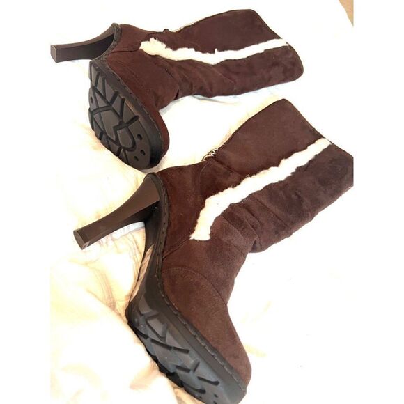 Bakers Eskimo Women's Heeled Suede Boots with Shearling Fur Accents Size 6‎ - Picture 3 of 8